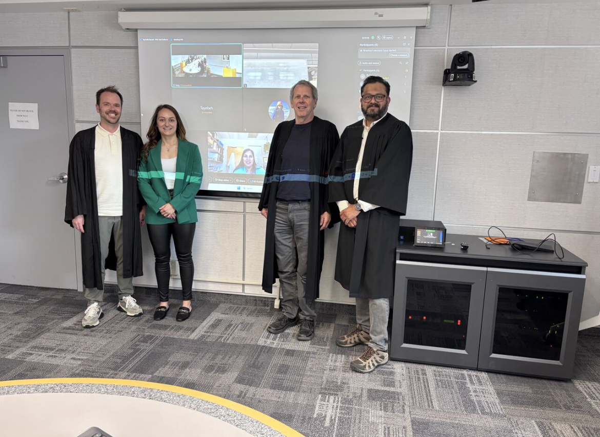 Dr. Rochelle Benoit defended her PhD thesis. Congratulations!!!